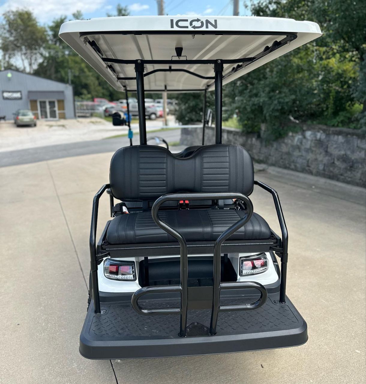 2023 ICON i60L Electric LIMO Golf Cart - Image 4