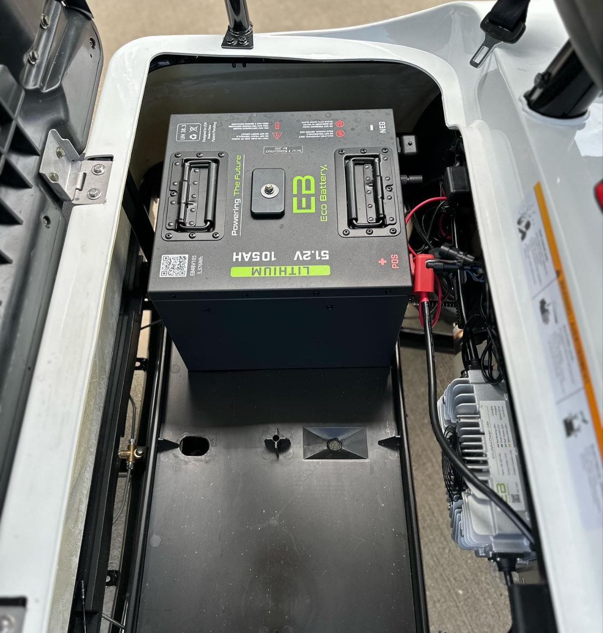 2023 ICON i60L Electric LIMO Golf Cart - Image 10